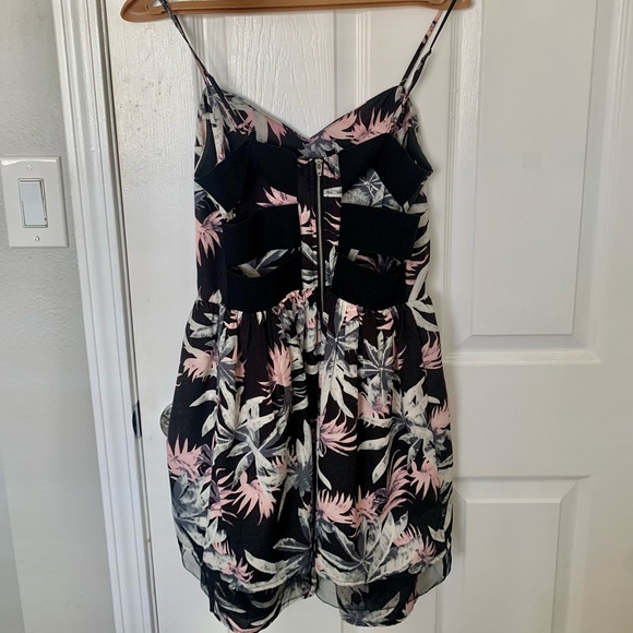 Like Minded strappy palm dress, black, size M, zipper down back w/cutouts - Picture 2 of 4